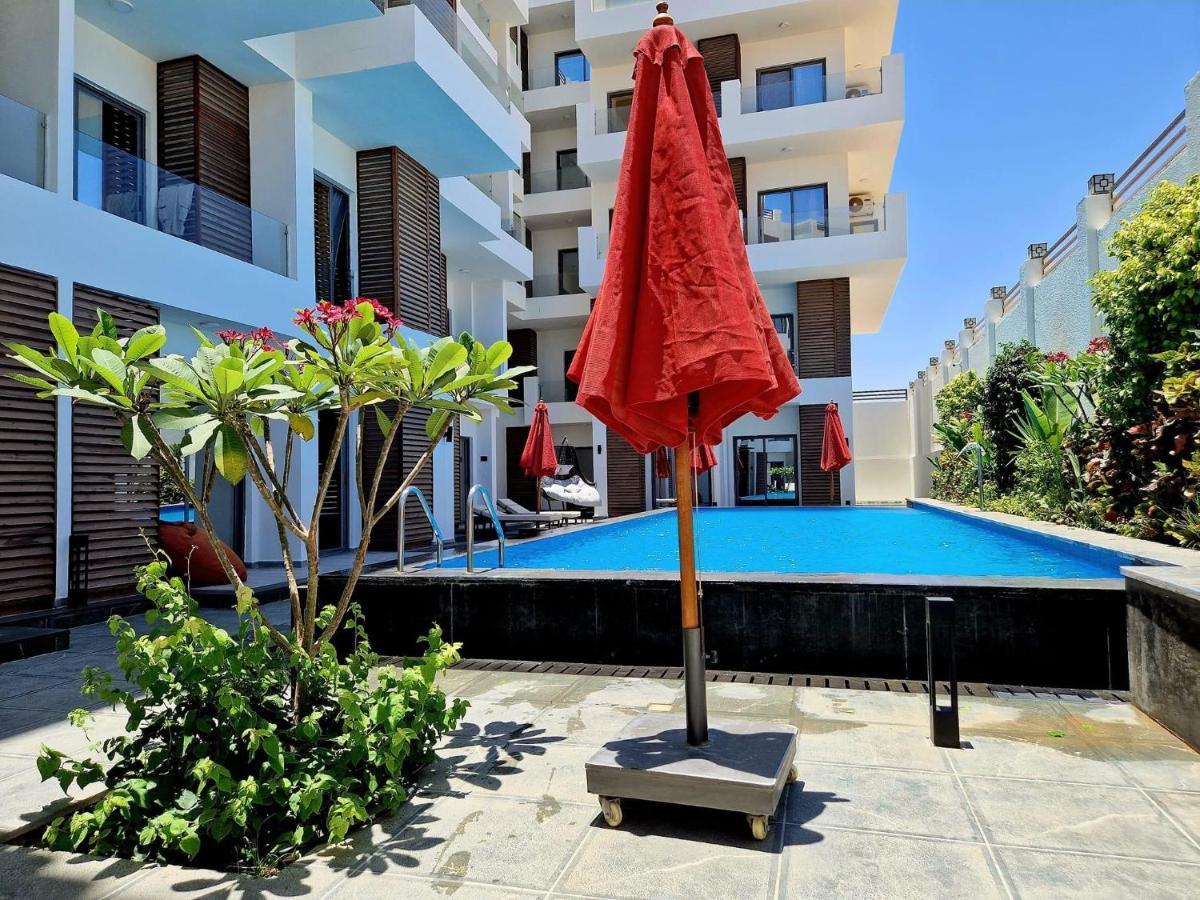 Sanctuary Sunlit Hurghada Haven With 4 Pools, Rooftop Sunsets & Gourmet Bites Steps Away ภายนอก รูปภาพ