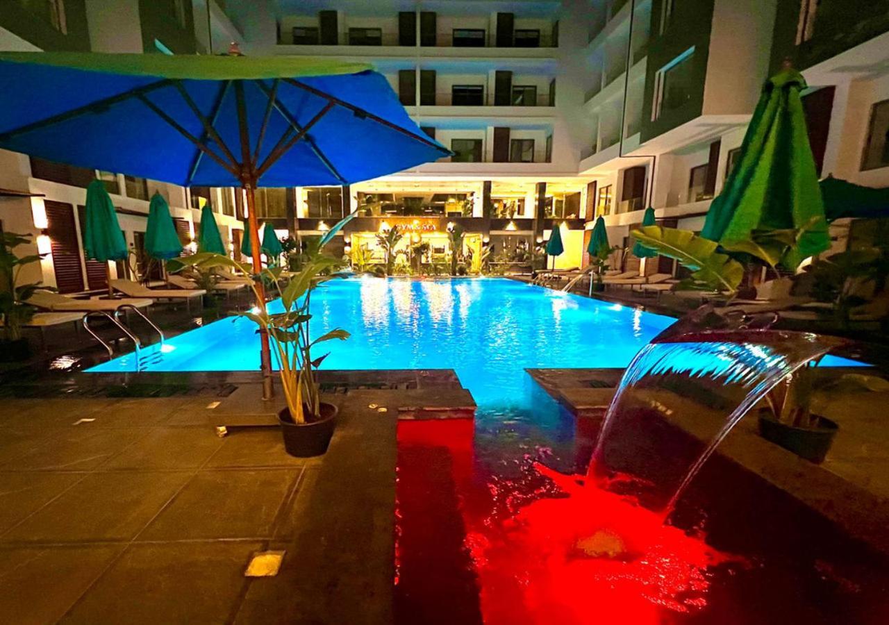 Sanctuary Sunlit Hurghada Haven With 4 Pools, Rooftop Sunsets & Gourmet Bites Steps Away ภายนอก รูปภาพ
