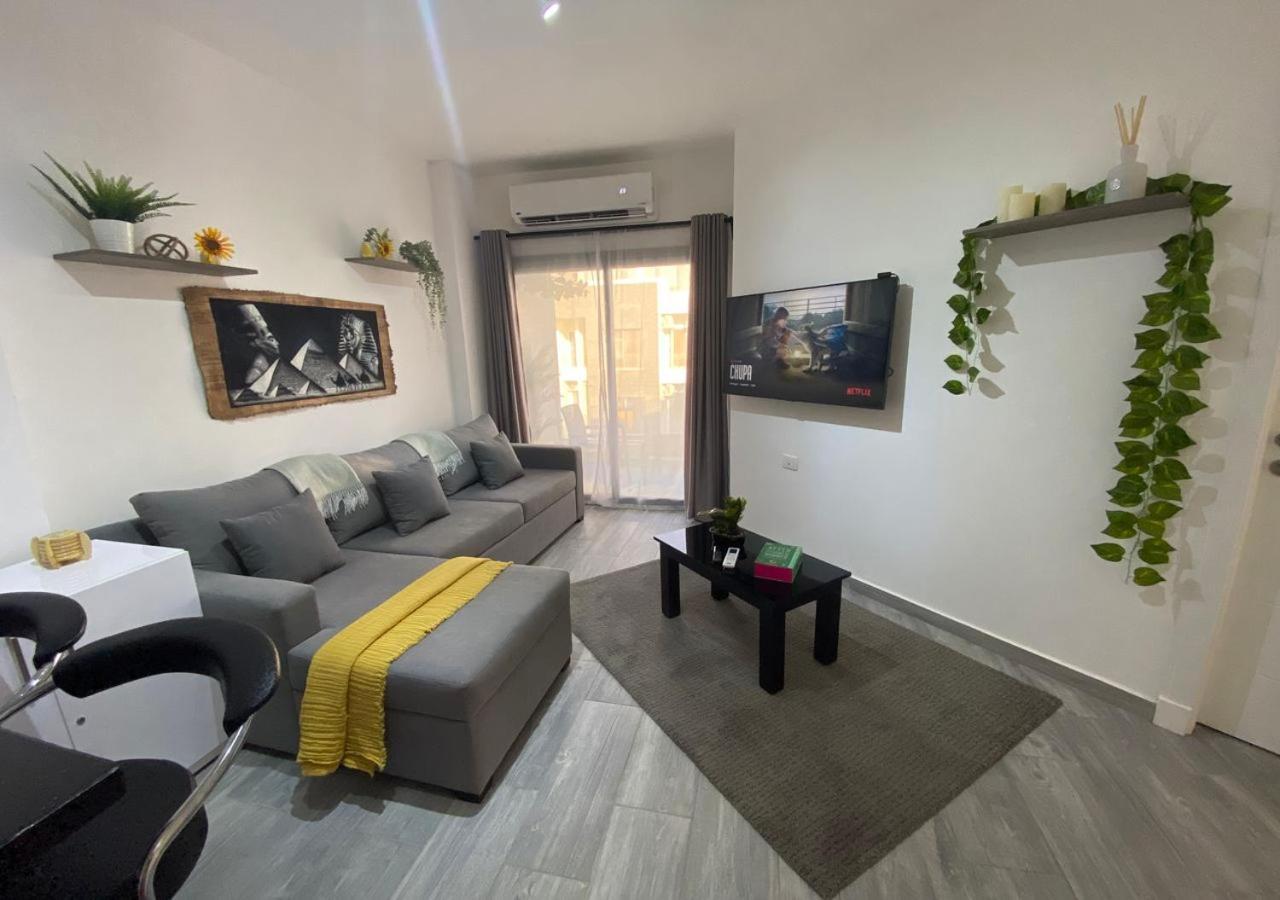 Sanctuary Sunlit Hurghada Haven With 4 Pools, Rooftop Sunsets & Gourmet Bites Steps Away ภายนอก รูปภาพ